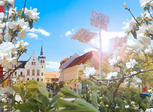 Gleisdorf ist eine Stadt, die strahlt. Vor nachhaltiger Energie aber auch durch die Menschen, die hier die Sonne im Herzen tragen.  | Foto: Stadtmarketing