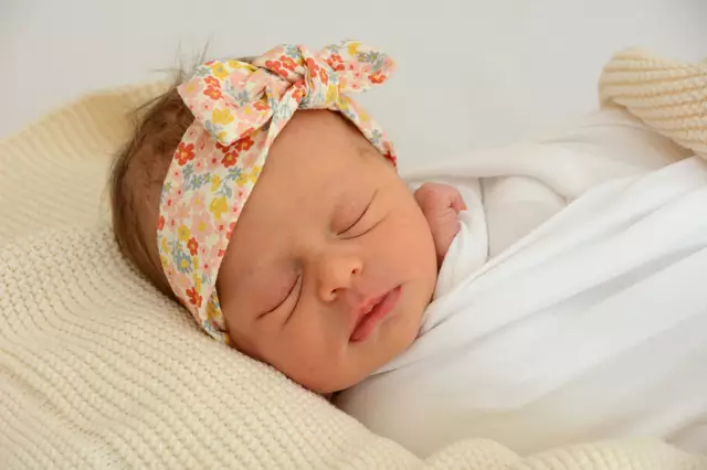 Name: Elena
Geburtsdatum: 24.05.2025
Gewicht: 2.945 g
Größe: 50 cm
Eltern: Stefanie und Christoph Reiter aus Preg | Foto: Babysmile