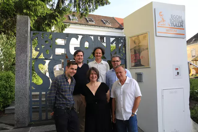 Felix von Boehm (Koproduzent, Firma LUPA), Sebastian Endler (Amilux Film), Gerda Leopold (Amilux Film), Stefan Kutzenberger (Autor, Literaturwissenschaftler, Kurator), Christian Huemer (Belvedere Reaserach Center), Christian Bauer (Egon Schiele Museum) | Foto: NÖ Museum Betriebs GesmbH/Florian Müller