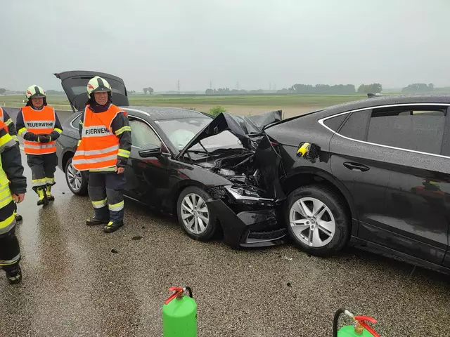 Verkehrsunfälle passieren leider immer noch häufig. | Foto: Freiwillige Feuerwehr Grafenwörth