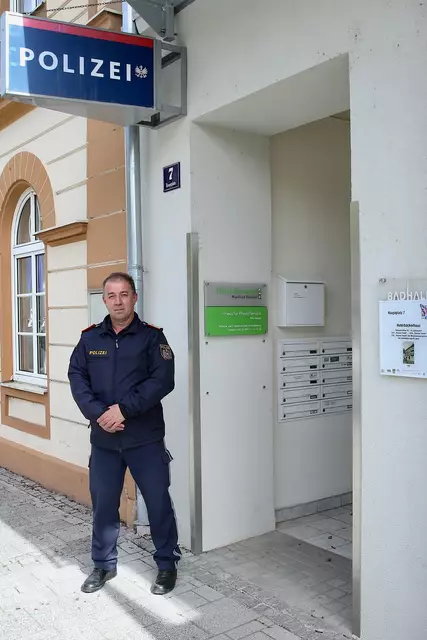 Thomas Leitner vor der Polizeiinspektion Bad Hall.