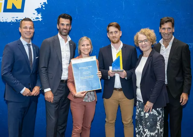 (v.l.n.r.): Bildungsdirektor Karl Fritthum, LH-Stv. Udo Landbauer, Daniela Alfons, Christoph Ebner (beide VS Lichtenwörth), Bildungs-Landesrätin Christiane Teschl-Hofmeister, Fachinspektor Sport Gerhard Angerer | Foto: NLK Khittl