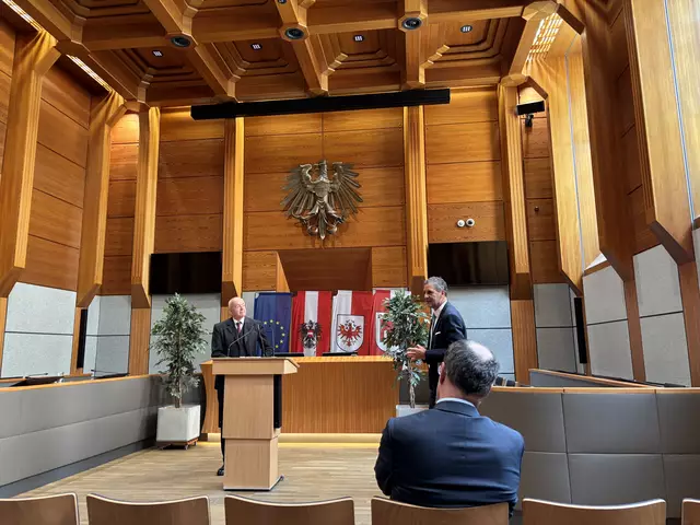 OGH-Präsident Georg Kodek sprach am Innsbrucker Landesgericht über seine Visionen für die österreichische Justiz. Im Bild (v.l.): OGH-Präsident Georg Kodek und Innsbrucker OLG-Präsidenten Dieter Gosch. | Foto: Huber