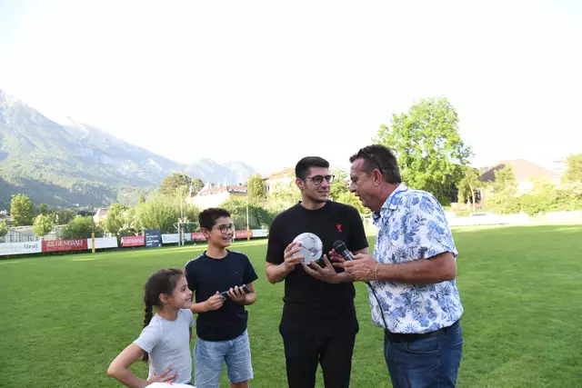 Ehrung für Stefan Milenkovic | Foto: zeitungsfoto.at