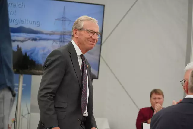 Wilfried Haslauer begrüßt die Salzburgleitung "nicht mit grenzenlosem Jubel, aber mit nachdenklicher Freude". | Foto: Nicole Hettegger