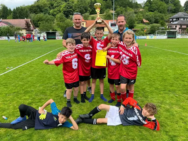Die Volksschule Jennersdorf darf sich Bezirkssieger des Sumsi-Fußball-Cups nennen. 