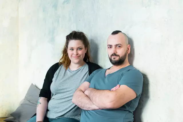 Conny und Arda betreiben die Tapete mit viel Herzblut. | Foto: Tapete Bar