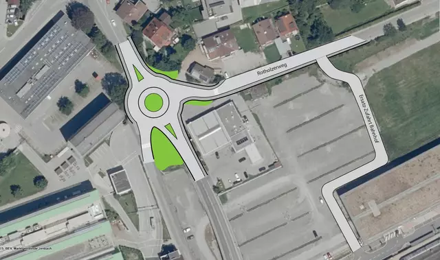 Der Umbau des Kreisverkehrs in Jenbach ist ein Geduldsprobe für die Autofahrer.  | Foto: Land Tirol