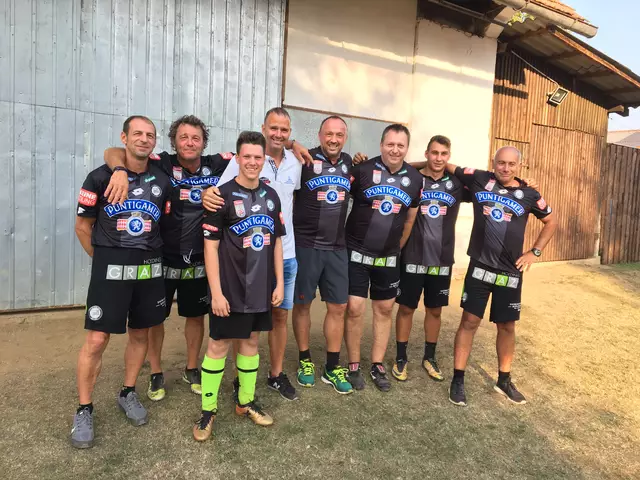 Auch Bomber Mario Haas hielt den Wiesenhof-Fußballlegenden bereits die Daumen. Samstag steigt die 36. Auflage des Traditionsturnieres. | Foto: Wiesenhof/Haar