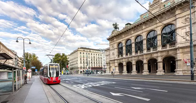 Zu den Baustellen-Highlights zählen unter anderem der Dr.-Karl-Renner-Ring, Kärntner Ring und der Schwarzenbergplatz. Hier beginnen ab dem 24. Juni Gleiserneuerungen vonseiten der Wiener Linien. (Archiv) | Foto: Manfred Helmer/Wiener Linien