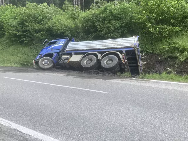Kommandant der Stützpunktfeuerwehr Winklern vermute, dass es aufgrund von Gegenverkehr dazu kam. | Foto: Stützpunkt-Feuerwehr Winklern