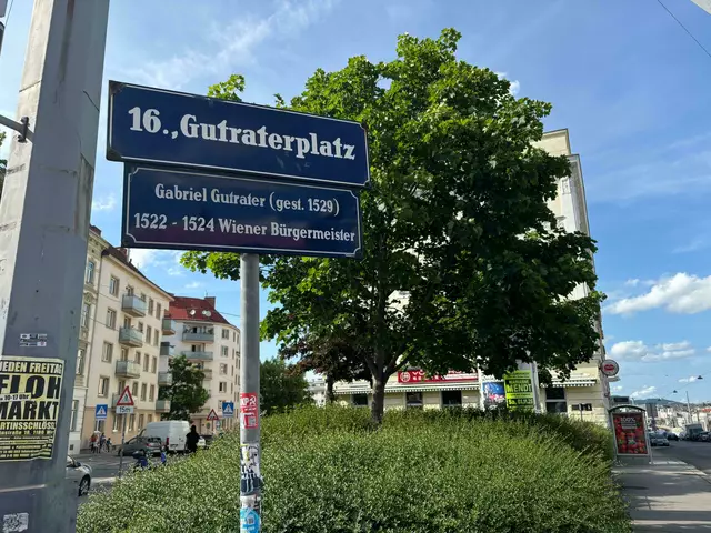 Der Platz, nachdem die Haltestation benannt wurde, ist wiederum nach dem ehemaligen Bürgermeister benannt. Richtig lautet der Name mit einem harten T. | Foto: Sarah Marie Piskur/MeinBezirk