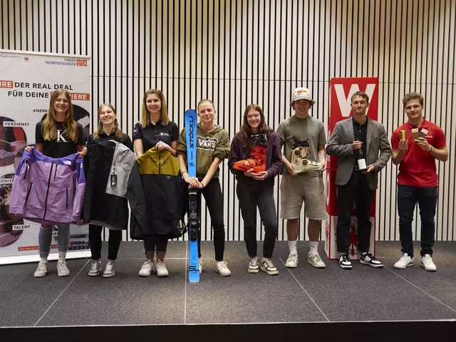 Die Bezirkssieger der TyrolSkills zeigen sich stolz über ihren Sieg. | Foto: TFBS Imst