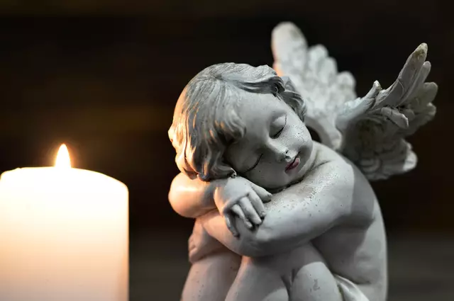 Nach dem tragischen Unfall in Wörgl trauern Angehörige und die Gemeinde um das verstorbene Kind. | Foto: izzzy71 - stock.adobe.com