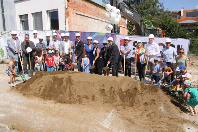 Der Spatenstich für den neuen Kindergarten bzw. der Kinderkrippe in Weiz erfolgte am Freitag, dem 6. Juni 2025. | Foto: MeinBezirk/Hofmüller