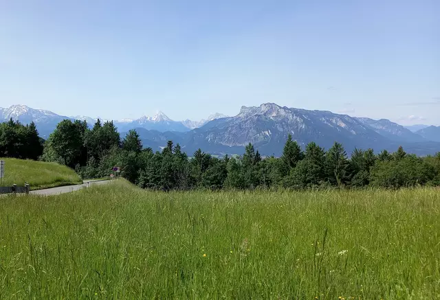 Aussicht auf Untersberg und Watzmann  | Foto: H.Bachinger 