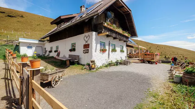 Die Walderhütte liegt auf 2.060 Metern in Oberwöllan. | Foto: Privat