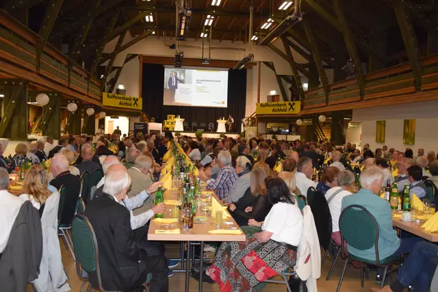 Volles Haus in der Kobenzer Zechnerhalle. | Foto: Verderber, Harald Tauderer
