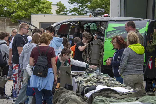 Rund 700 Schüler ,,stürmten'' das Geländer der Bolfraskaserne Mistelbach und bekamen tiefe Einblicke in die Kaserne und dessen Soldaten. | Foto: ÖBH