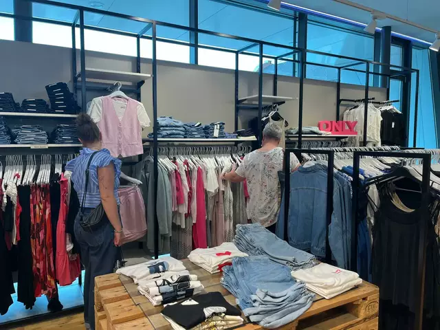 Stöbern durch das Kaufhaus Haderer | Foto: MeinBezirk/Meßthaller