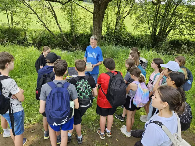 "Die Natur mit allen Sinnen erfahren" war das Motto bei der Station "Tasten und Riechen"  | Foto: MS St. Martin/Fischer