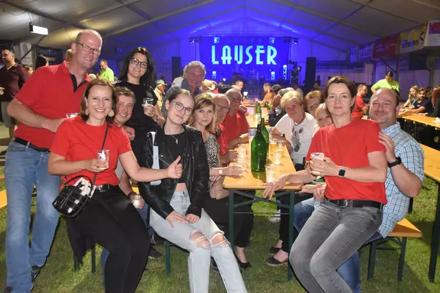 Matura bestanden: Marlen Muhr wurde gefeiert. | Foto: Michael Strini