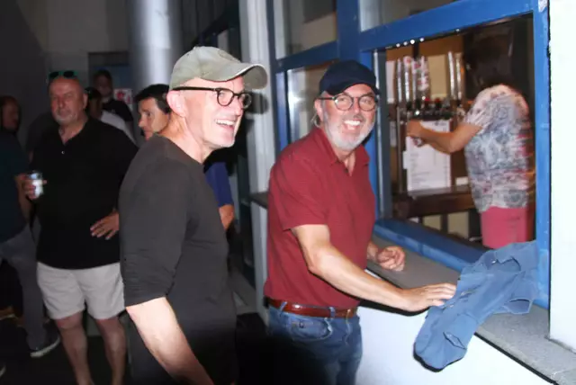 Den Szabo-Brüdern schmeckte nach dem 3:1 das kühle Getränk besonders.