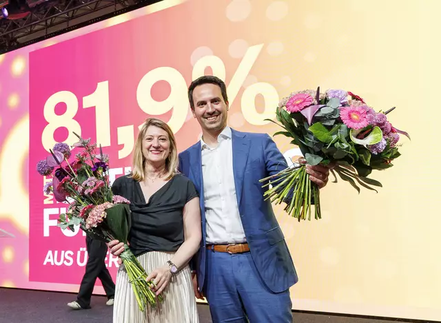 Mit 81,9 Prozent haben die Neos-Mitglieder für die Fortführung der rot-pinken Koalition in Wien gestimmt. | Foto:  TOBIAS STEINMAURER / APA / picturedesk.com