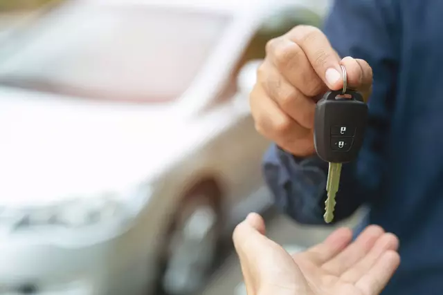 Der Fahrer musste sein Auto abgeben. (Symbolfoto) | Foto: stock.adobe.com/at/methaphum 