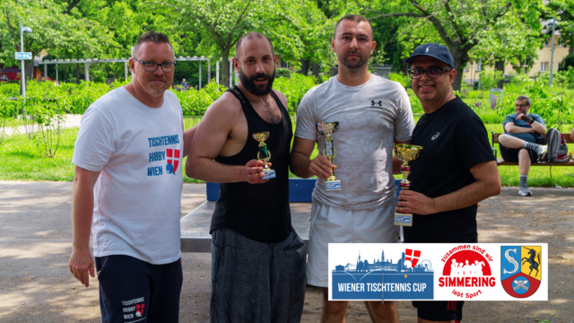 Siegerbild beim Wiener Tischtennis Cup 2025: Turnier Sieger Herr Kad A., Zweitplatzierter der Lokalmatador aus Simmering Herr Nikolic S. und B-Bewerb-Sieger Herr Winklmüller M. gemeinsam bei der Siegerehrung

 | Foto: Tischtennis Hobby Wien