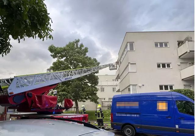 Außenangriff mit einer Drehleiter. | Foto: DOKU-Niederösterreich