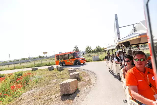 Beim 48er-Gipfeltreffen können Gäste eine Rundfahrten mit dem Bummelzug machen. | Foto: MA48/Christian Fürthner