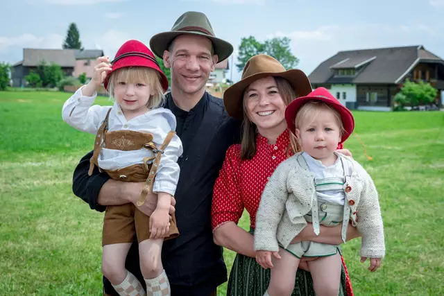 Ein Muss als Heiligengeister ist der Besuch des Kirchtages: Augustin (4), Michael, Katharina und Aurelius (2) sind daher mit dabei.