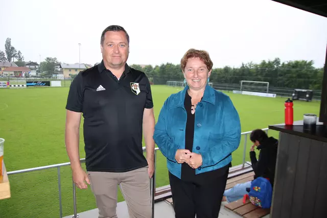 USV-Obmann Matthäus Stadler mit Bürgermeisterin Andrea Pabinger.