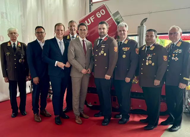Im Rahmen des traditionellen Pfingstfestes der Freiwilligen Feuerwehr Rudersdorf-Ort wurde das neue Lösch-Unterstützungs-Fahrzeug auf Raupenbasis (LUF60) offiziell seiner Bestimmung übergeben. | Foto: SPÖ