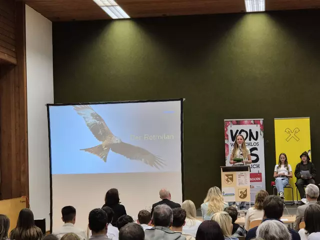 Alina Wechner zum Thema „Der Rotmilan“
 | Foto: Mittelschule Zams-Schönwies