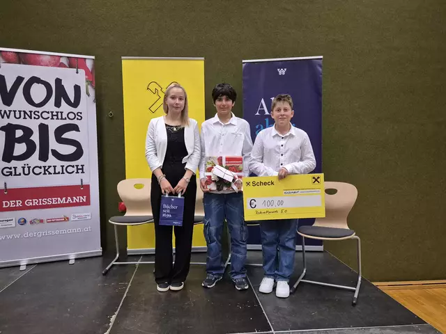 Die Sieger der Kategorie "Freie Rede" in der 4. Klasse: Reiter Joy-Eleni, Ülkü Heca und Eiterer David
 | Foto: Mittelschule Zams-Schönwies