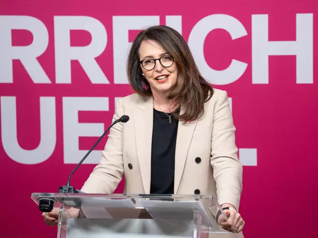 Selma Arapović ist Listenerste für Neos in der Brigittenau. Sie spricht mit MeinBezirk über ihre Pläne für den 20. Bezirk.  | Foto: Valentina Marinelić/MeinBezirk