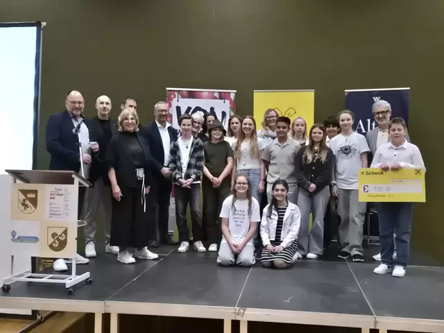 Alle Teilnehmer*innen mit Sponsoren und Jury  | Foto: Mittelschule Zams-Schönwies
