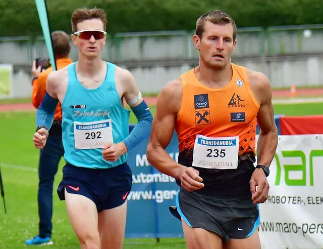 Niklas Scherb und Markus Lemp (re)