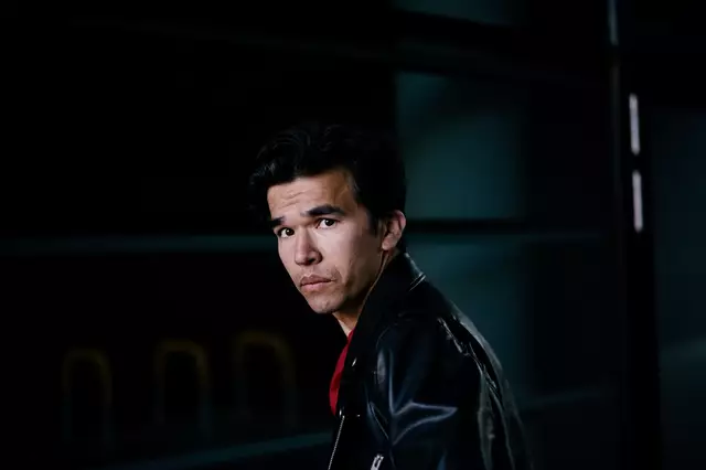 Neben der Schauspielerei trainiert der gebürtige Afghane Kampfsport und ist auch als Stuntman tätig.  | Foto: Bagher Ahmadi