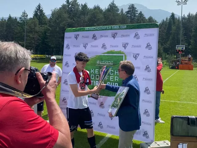 MeinBezirk-Fußballexperte Manfred Hassl beim TFV Kerschdorfer Tirol Cup-Finaltag in Tarrenz im Einsatz. | Foto: MeinBezirk