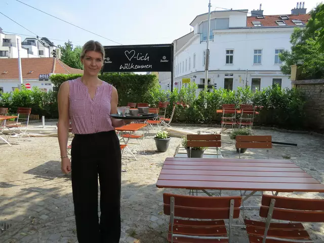 Im Gastgarten der Vorstadtliebe hat Sophie Dirnberger ein Kräuterbeet angelegt. | Foto: Sabine Krammer
