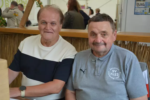 Gerald und Franz begrüßten die Gäste beim Eingang. | Foto: Jennifer Flechl