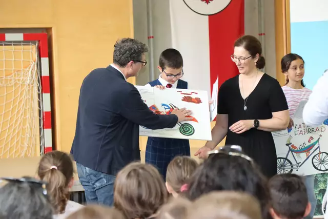 Matteo aus der 3c Klasse der VS Kramsach belegte mit seinem "Speedadler" den zweiten Platz im Bezirk Kufstein. | Foto: Nimpf