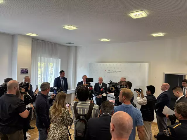 Großer Medienauflauf bei Christian Stockers Auftritt. | Foto: Zezula