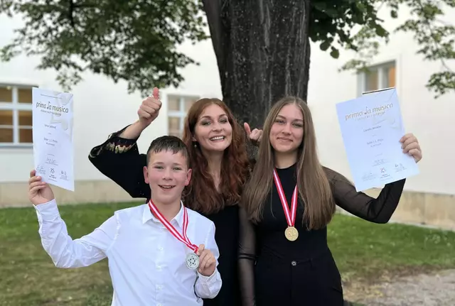 Stephanie Gahr, Jonas Schmid und Carolin Winkler – sie zeigten eindrucksvoll, was musikalisch in der Jugend von heute steckt. | Foto: Musikschule Staatz