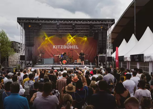Das Generali Open Kitzbühel verwandelt das Tennisgelände wieder in eine Eventbühne. | Foto: Mia Knoll