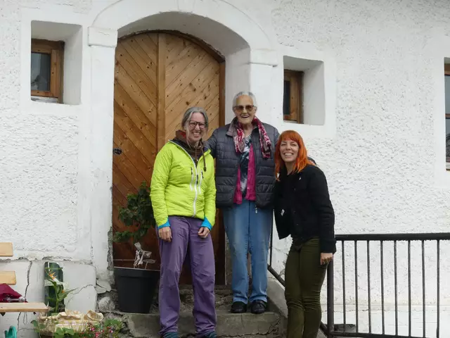 Maria Hirschbichler aus Uttendorf (Bildmitte) stellte den Kontakt zu Hilary Moore (links) aus Kalifornien her | Foto: Unterhofer