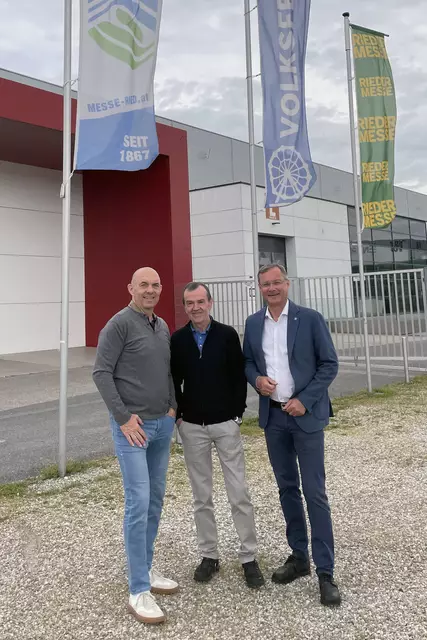 Messedirektor Helmut Slezak, der scheidende Präsident Alfred Frauscher und Stadtchef Bernhard Zwielehner. | Foto: Messe Ried